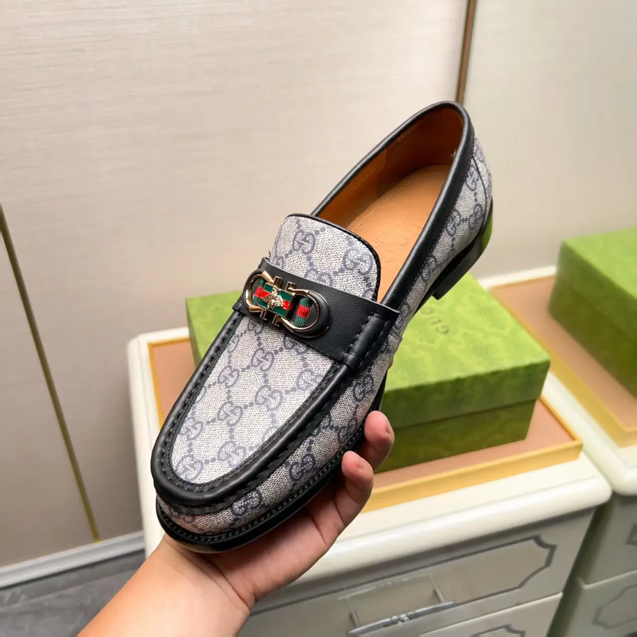Men's men's shoes 💰460 🆘【GUCCI】Gucci ·🐂里· Hot-selling pea shoes top brand luxury, top quality, the latest fashion pea shoes.. The upper is made of original first-layer cowhide. (Full first-layer water-dyed 🐂 leather·inner). The original stylish and stylish soft rubber wear-resistant and non-slip outsole is light and comfortable on the foot, available in 3 colors! Matching code: 38-44 (customized at 45.46.47)